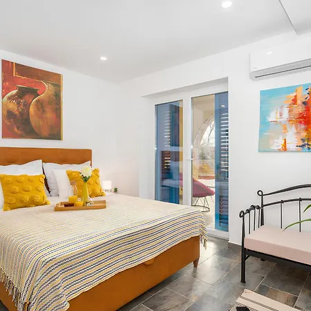 Holiday home Comfort Vidovic *